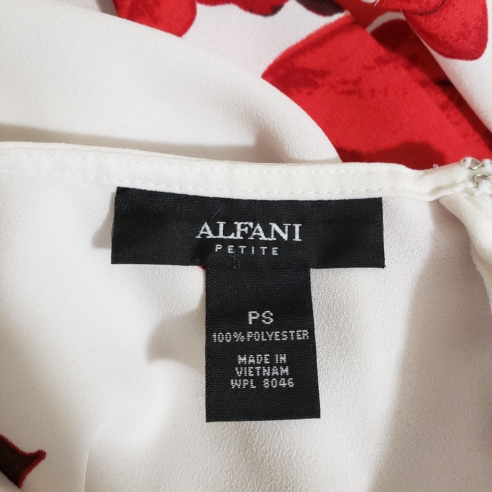 Alfani Petite White and Red Floral Size PS - Picture 4 of 5